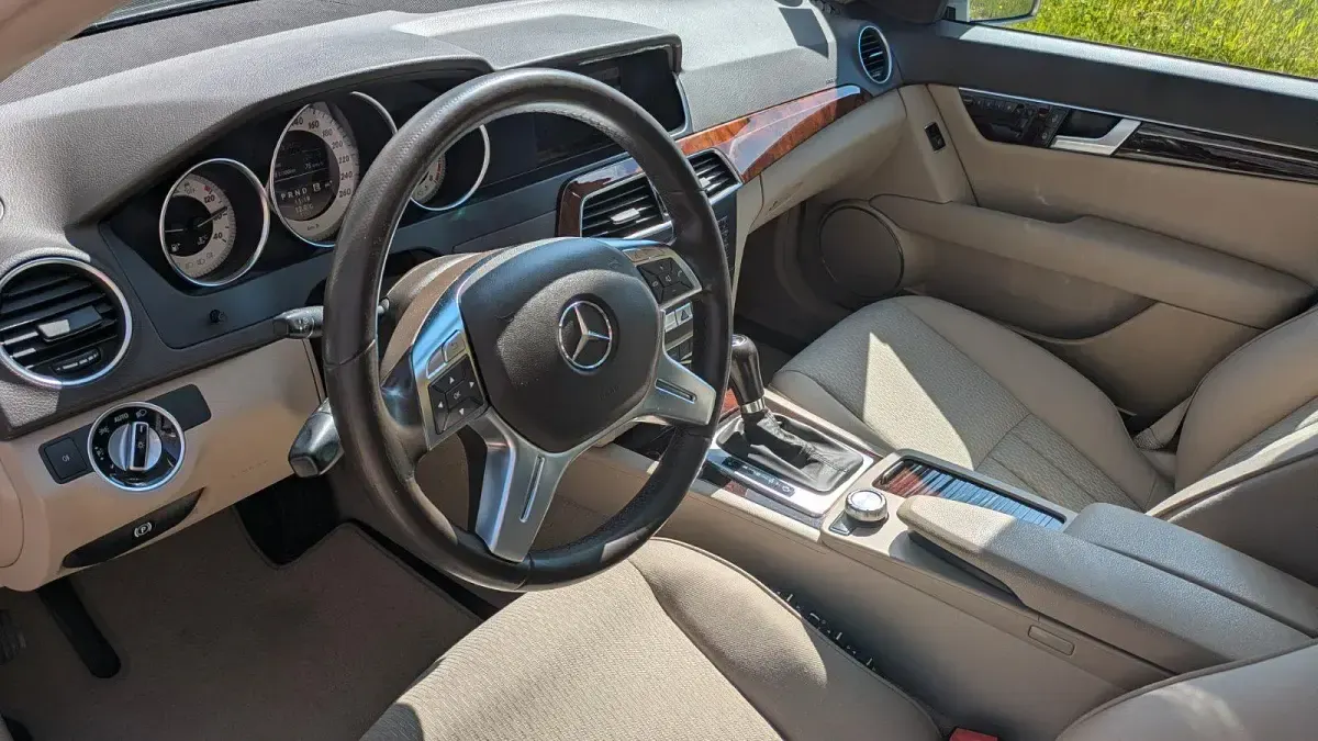 Gebraucht Mercedes C350 306 PS (225 kW) 2012 Gold Limousine