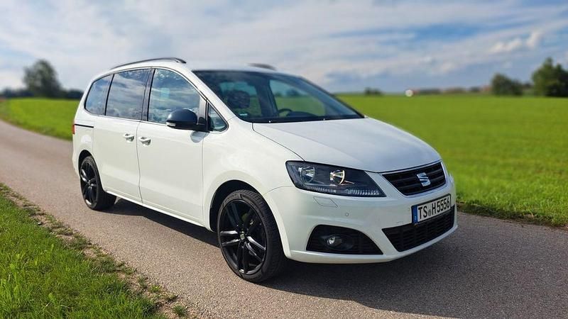 Weiß Gebraucht 2017 Seat Alhambra CONNECT Van / Kleinbus | 21.990 € (Fairer Preis) - Bild 1/4