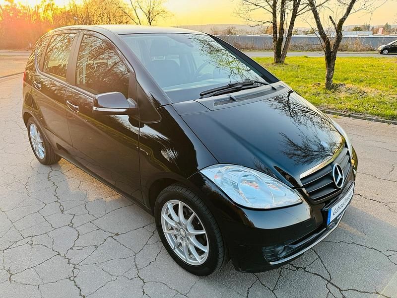 Gebraucht Mercedes A180 109 PS (80 kW) 2012 Schwarz Limousine