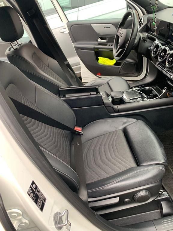 Gebraucht Mercedes GLB200 150 PS (110 kW) 2021 Weiß SUV