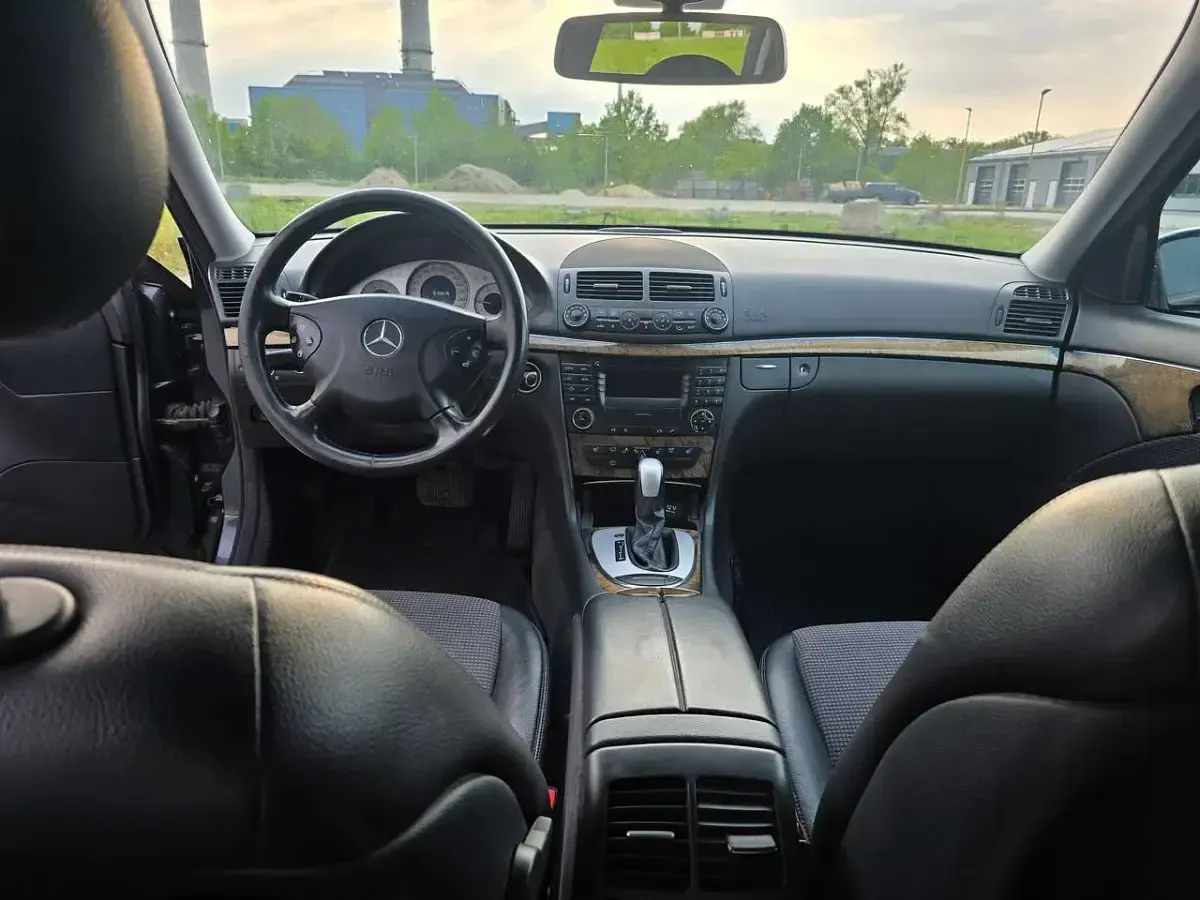 Gebraucht Mercedes E220 Avantgarde 150 PS (110 kW) 2005 Kombi