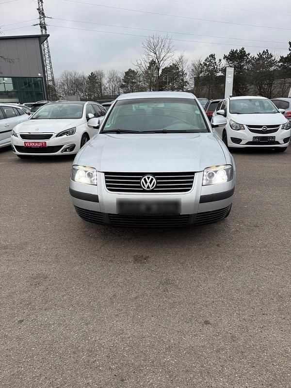 Silber Gebraucht 2004 VW Passat Limousine | 1.400 € (Guter Preis) - Bild 1/4