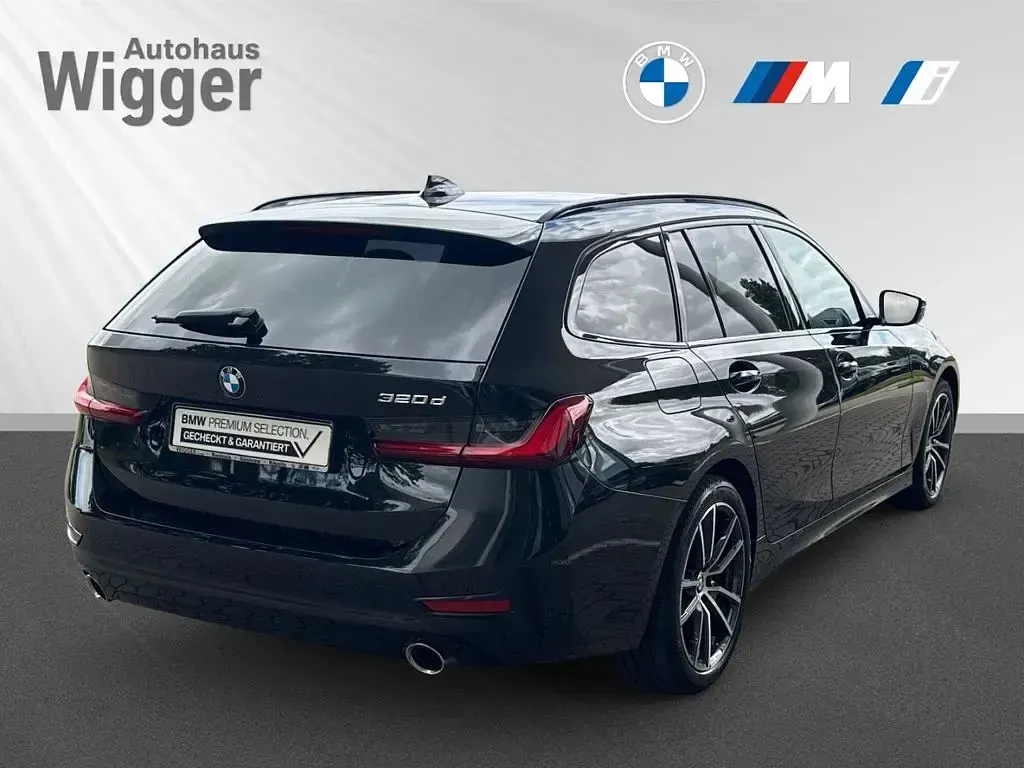 Gebraucht BMW 320 Sport Line 190 PS (139 kW) 2022 Schwarz Kombi