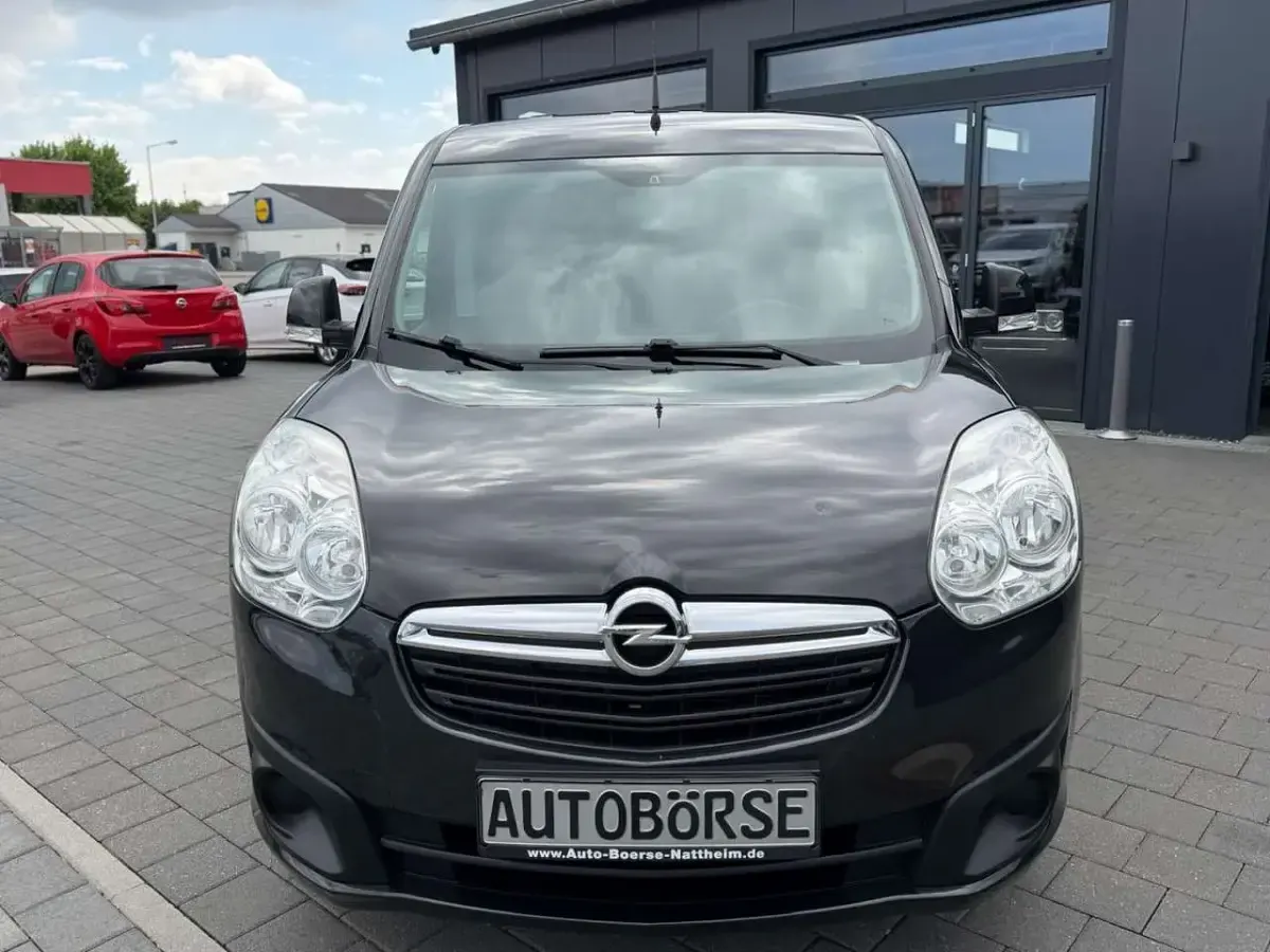 Gebraucht Opel Combo 95 PS (69 kW) 2017 Mitternachtsschwarz mi2 Van / Kleinbus
