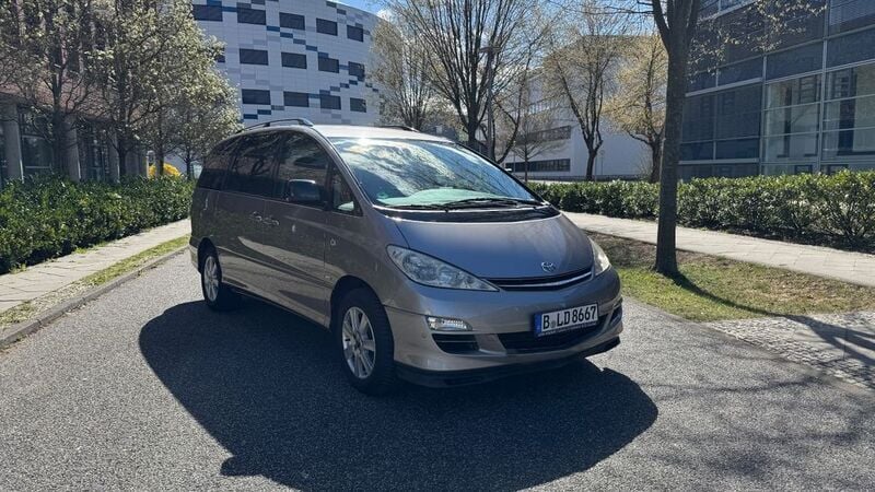 Silber Gebraucht 2004 Toyota Previa Van / Kleinbus | 9.990 € (Etwas zu teuer) - Bild 1/4