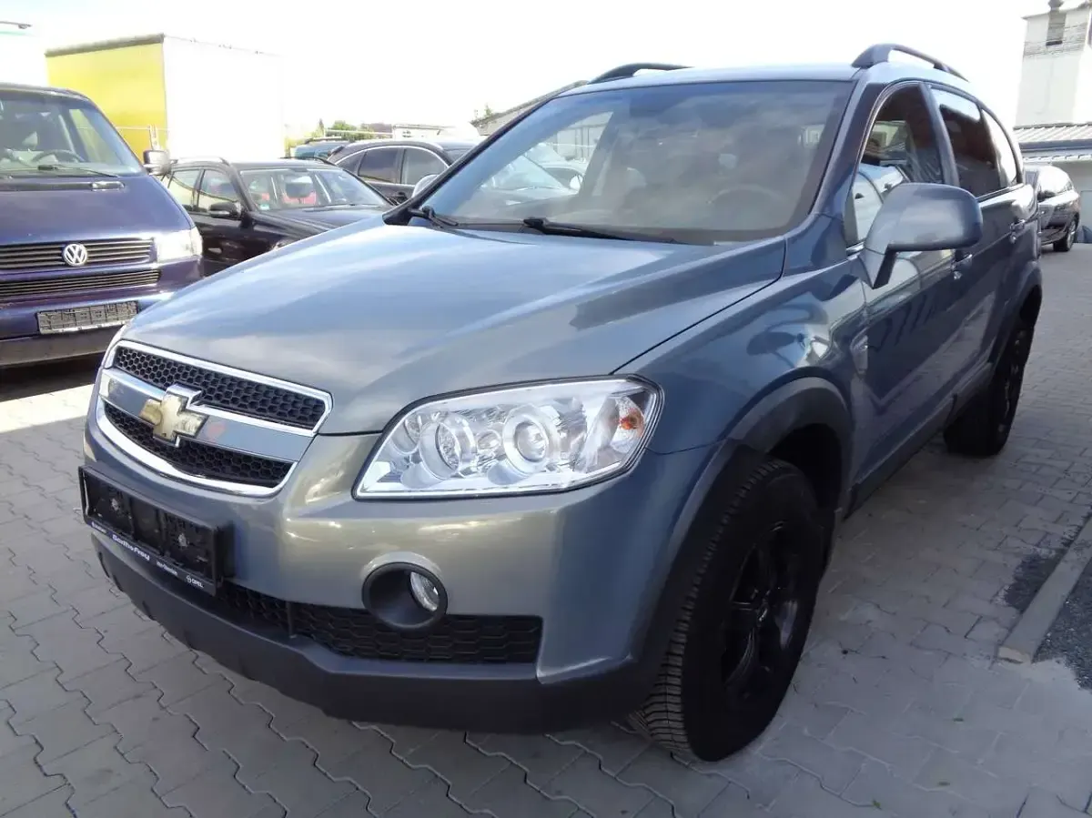 Gebraucht Chevrolet Captiva LT 150 PS (110 kW) 2009 Muschelgrau/placid gray SUV