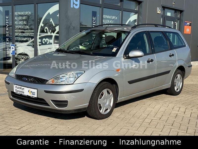 Używany Ford Focus Trend 101 KM (74 kW) 2002 Szary Sedan/Limuzyna