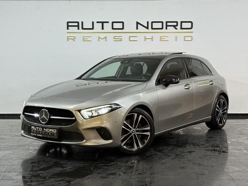 Silber Gebraucht 2019 Mercedes A250 Edition 1 Limousine | 25.990 € (Fairer Preis) - Bild 1/4