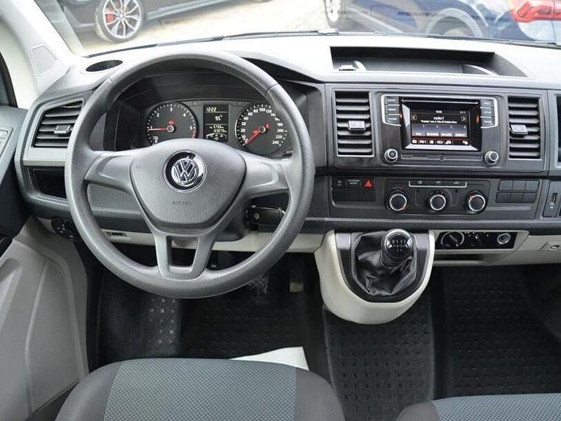 Gebraucht VW T6 102 PS (75 kW) 2017 Grau Van