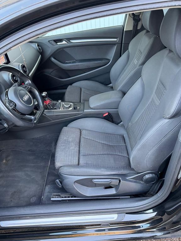 Gebraucht Audi A3 Ambiente 150 PS (110 kW) 2015 Schwarz Coupé