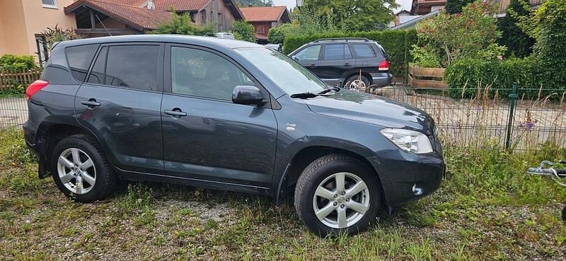 Grau Gebraucht 2008 Toyota RAV4 Sol SUV | 4.900 € (Superpreis) - Bild 1/4