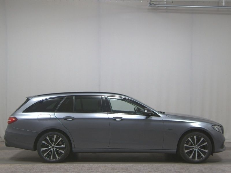 Selenitgrau metallic Gebraucht 2020 Mercedes E300 Avantgarde Kombi | 20.280 € (Fairer Preis) - Bild 1/4