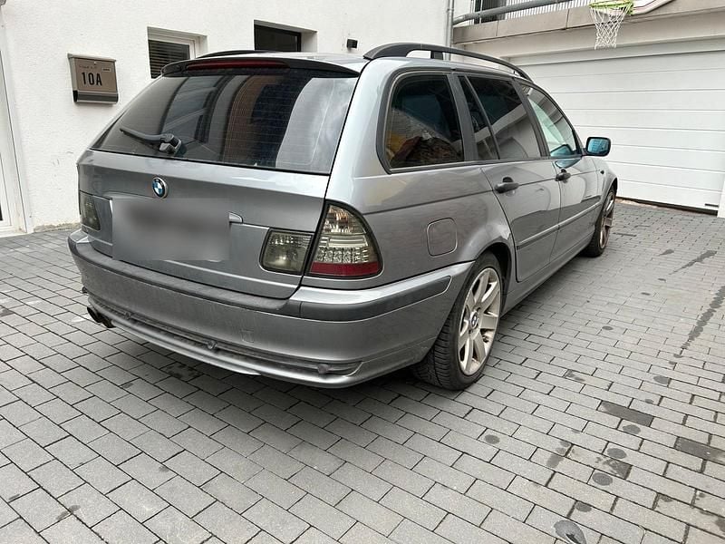 Gebraucht BMW 318 143 PS (105 kW) 2003 Grau Kombi