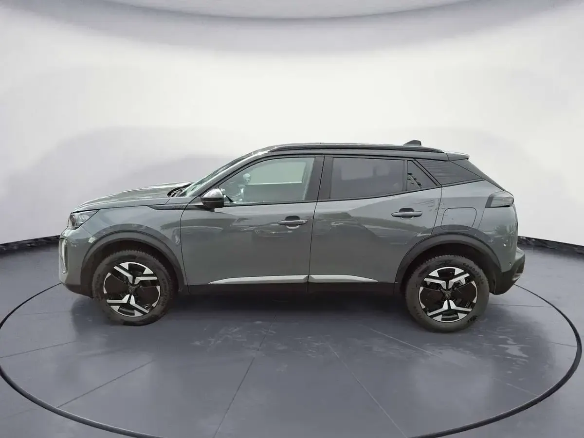 Gebraucht Peugeot 2008 GT 131 PS (96 kW) 2024 Silber SUV