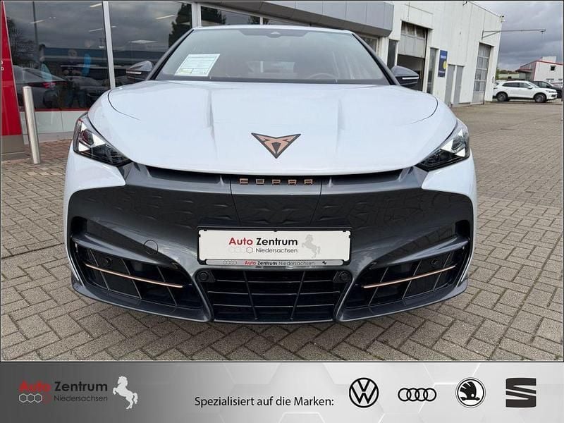 Gebraucht Cupra Tavascan 210 kW (286 PS) 2025 White silver SUV