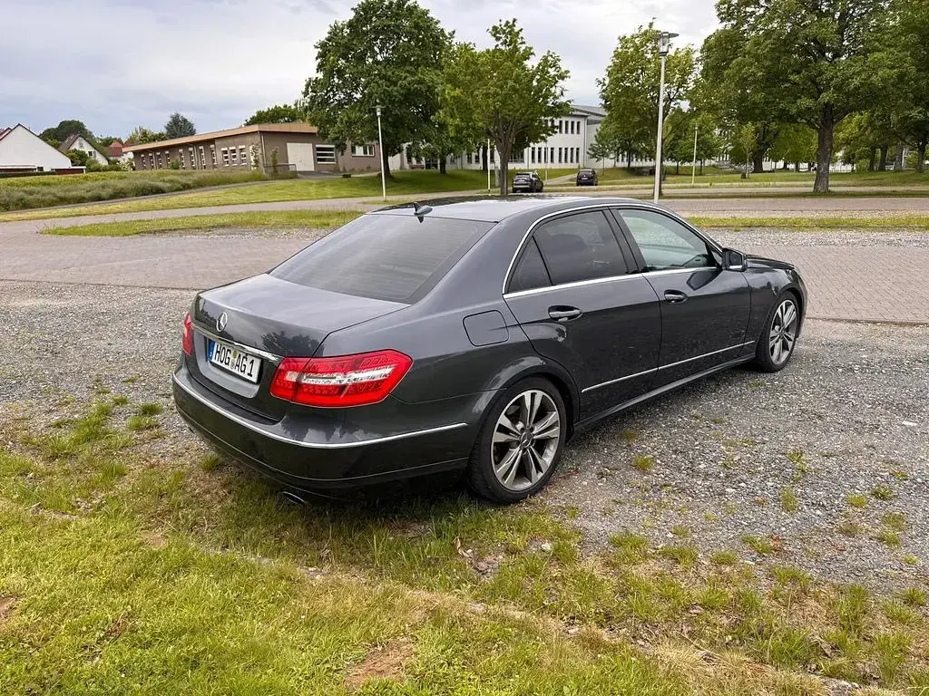 Gebraucht Mercedes E350 Avantgarde 292 PS (214 kW) 2009 Grau Limousine