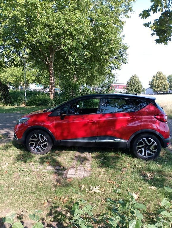 Gebraucht Renault Captur Luxe 120 PS (88 kW) 2015 Rot SUV