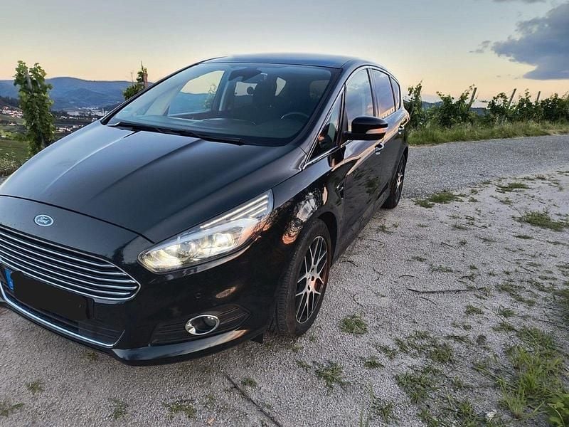 Gebraucht Ford S-MAX Titanium 179 PS (131 kW) 2017 Schwarz Van / Kleinbus