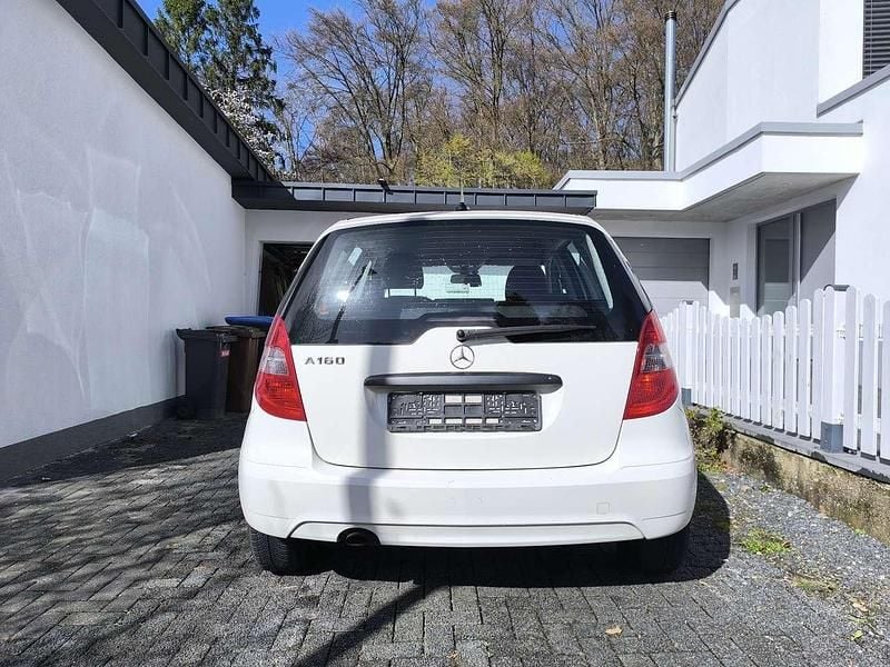 Gebraucht Mercedes A160 95 PS (69 kW) 2011 Weiß Limousine