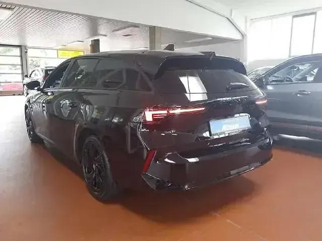 Gebraucht Opel Astra 131 PS (96 kW) 2025 Lackierung schwarz perla nera/ Kleinwagen