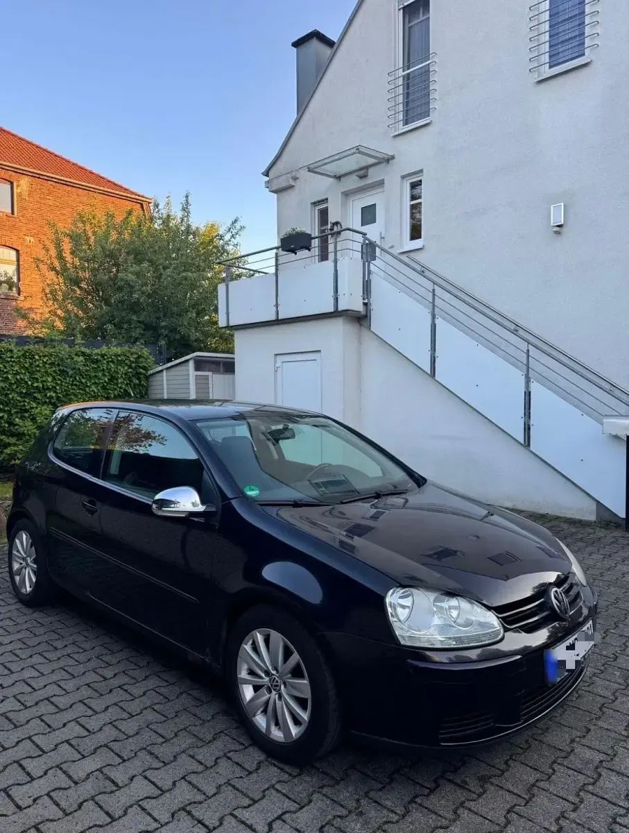 Gebraucht VW Golf V 102 PS (75 kW) 2005 Schwarz Kleinwagen