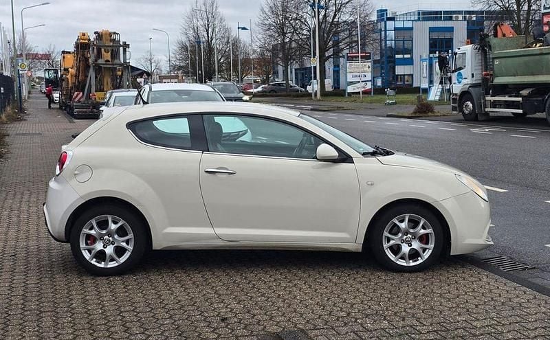 Gebraucht Alfa Romeo MiTo Super 95 PS (69 kW) 2011 Weiß Kleinwagen