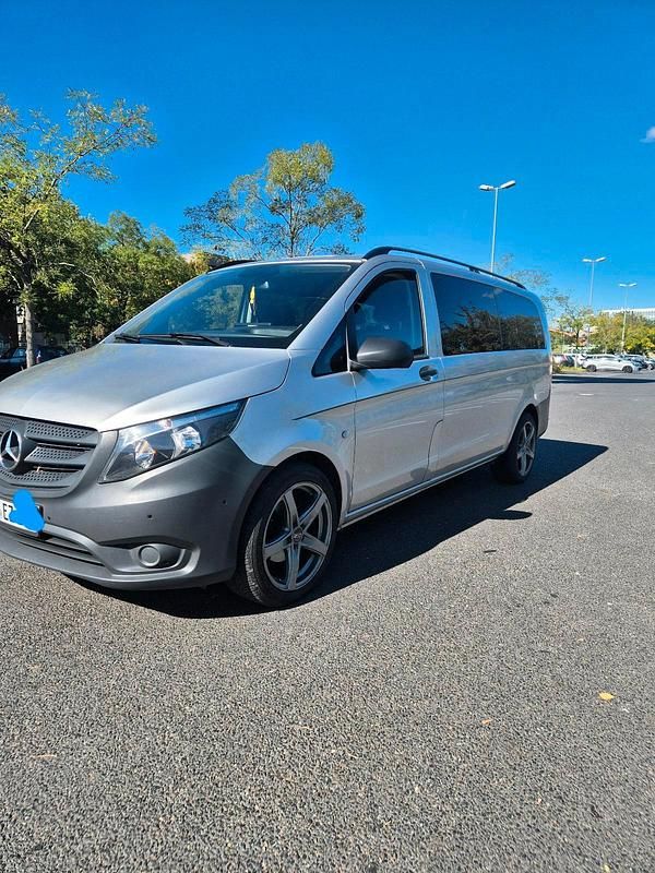 Silber Gebraucht 2019 Mercedes Vito Van / Kleinbus | 18.000 € - Bild 1/4