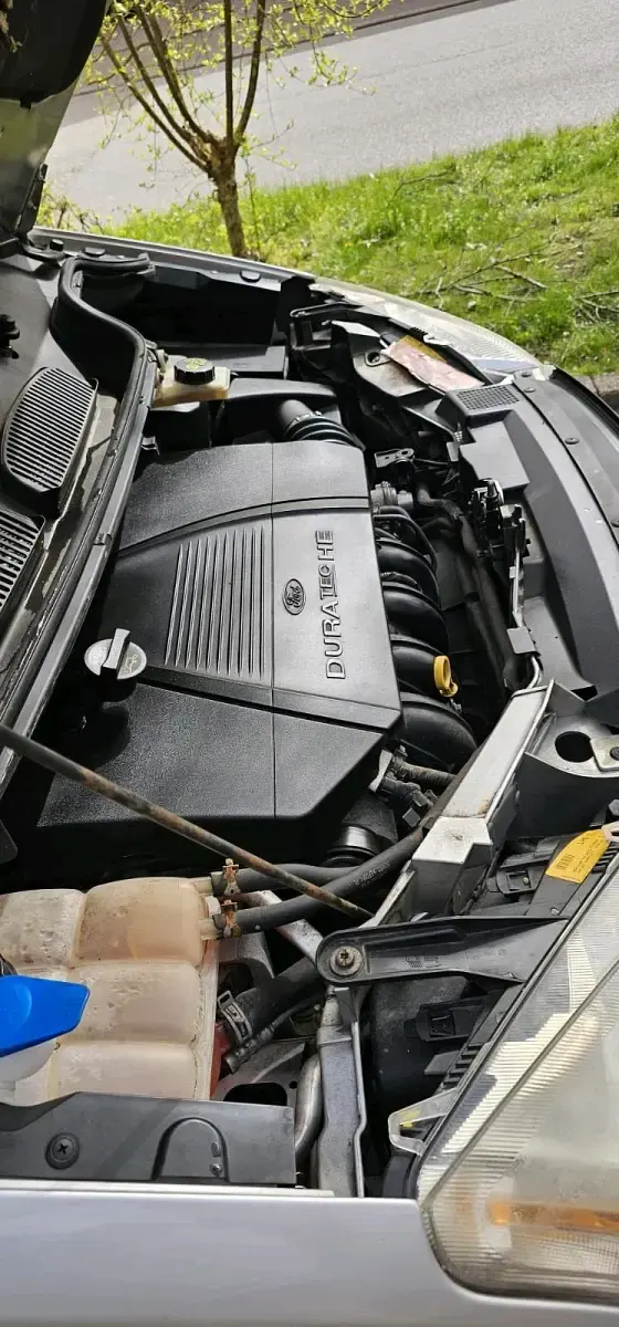 Gebraucht Ford C-MAX 116 PS (85 kW) 2004 Silber Van / Kleinbus