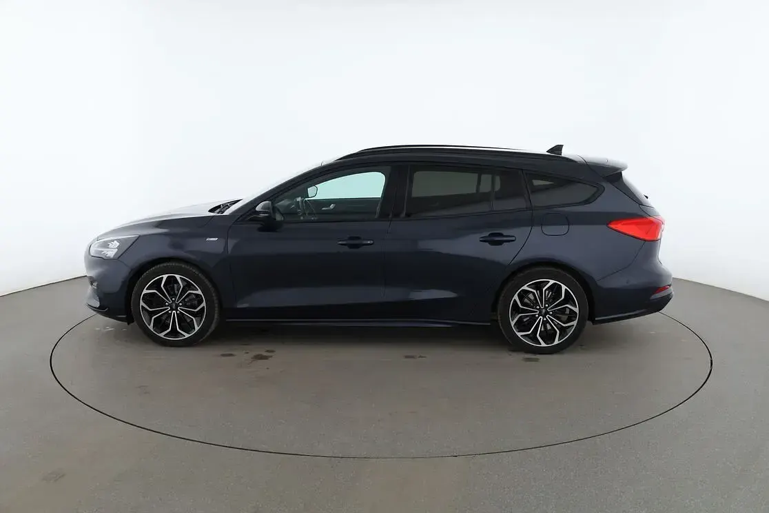 Używany Ford Focus ST-Line 2020 Niebieski Kombi