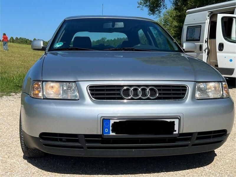 Silber Gebraucht 1998 Audi A3 Ambiente Limousine | 699 € (Superpreis) - Bild 1/4