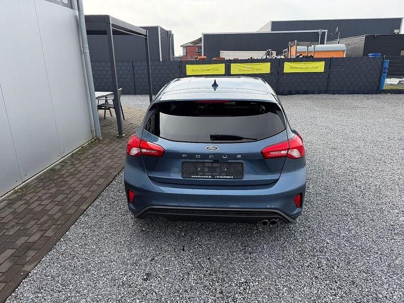 Gebraucht Ford Focus ST-Line 120 PS (88 kW) 2021 Blau Limousine