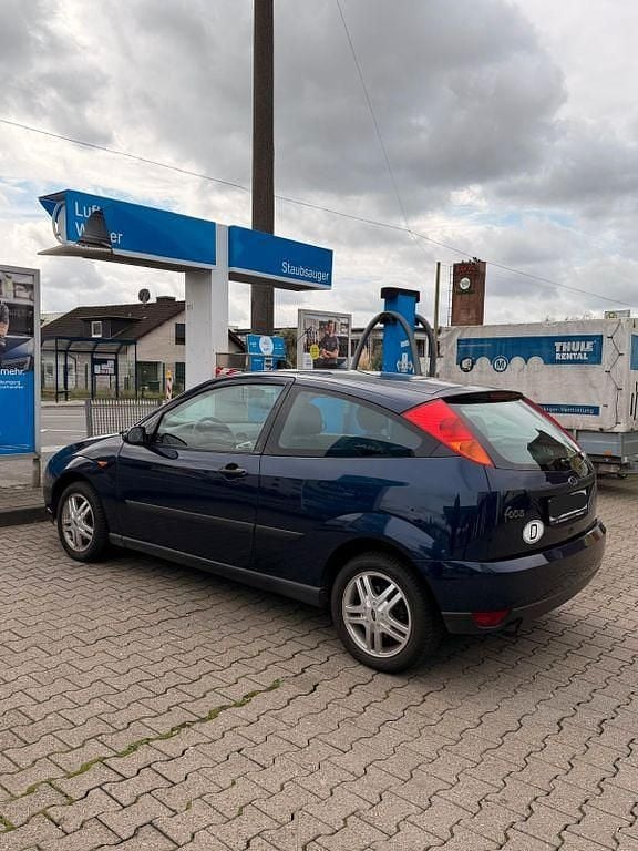 Gebraucht Ford Focus Trend 75 PS (55 kW) 2000 Blau Limousine