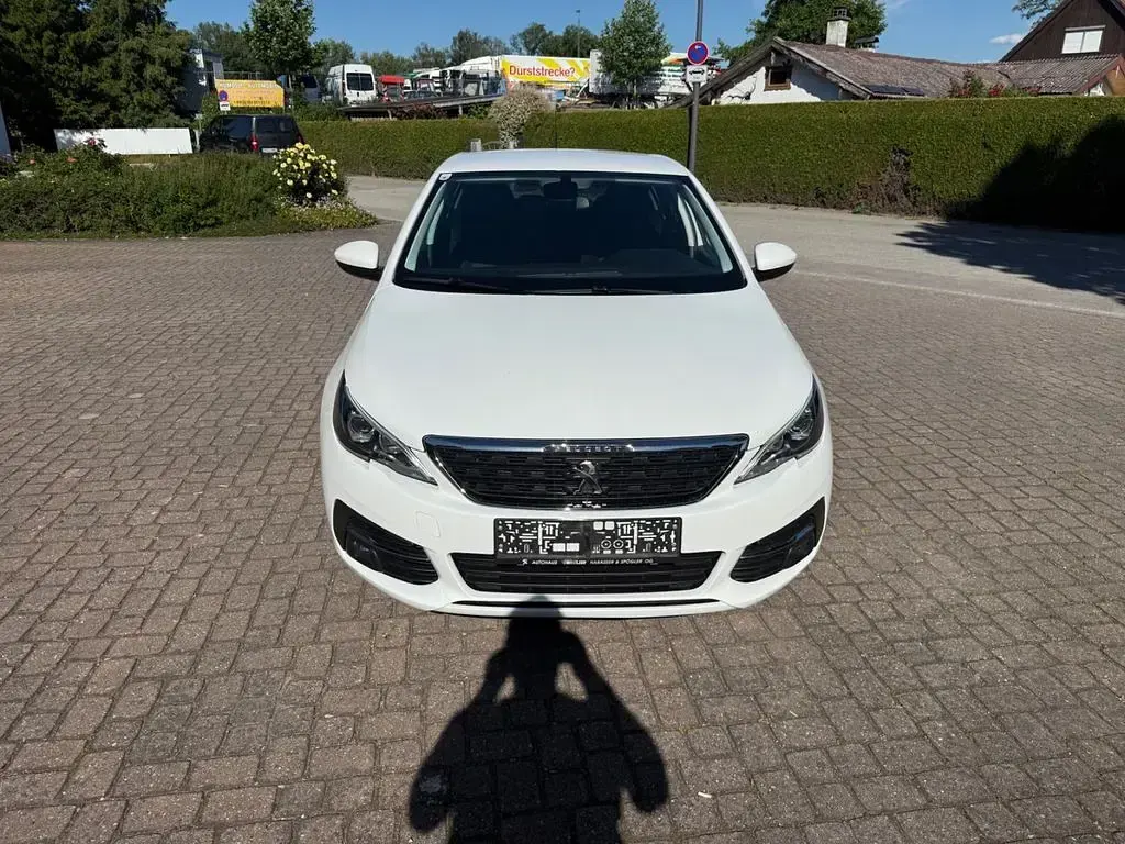 Gebraucht Peugeot 308 Style 131 PS (96 kW) 2020 Weiß Limousine