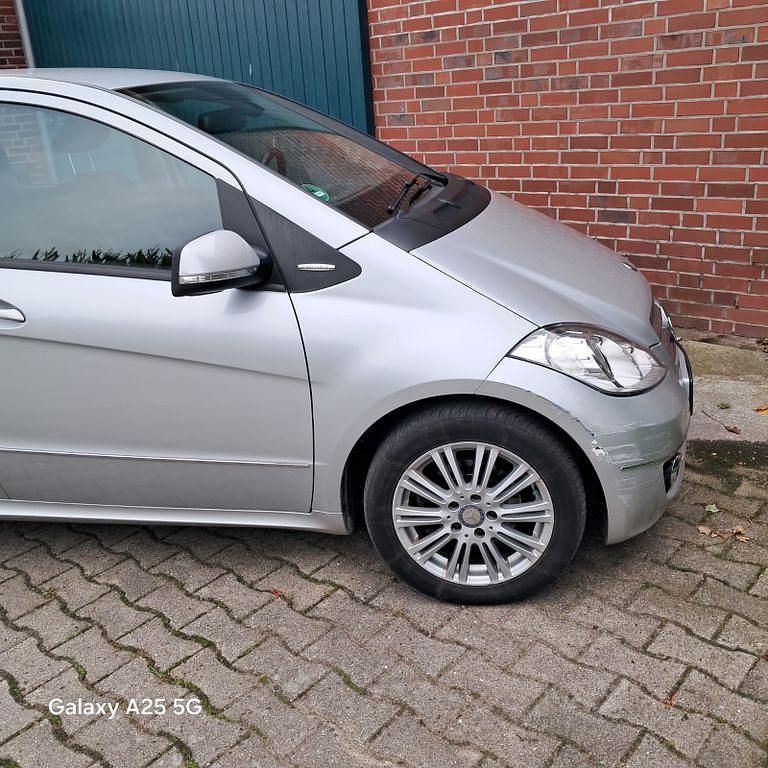 Silber Gebraucht 2008 Mercedes A150 Avantgarde Van / Kleinbus | 3.999 € (Guter Preis) - Bild 1/4