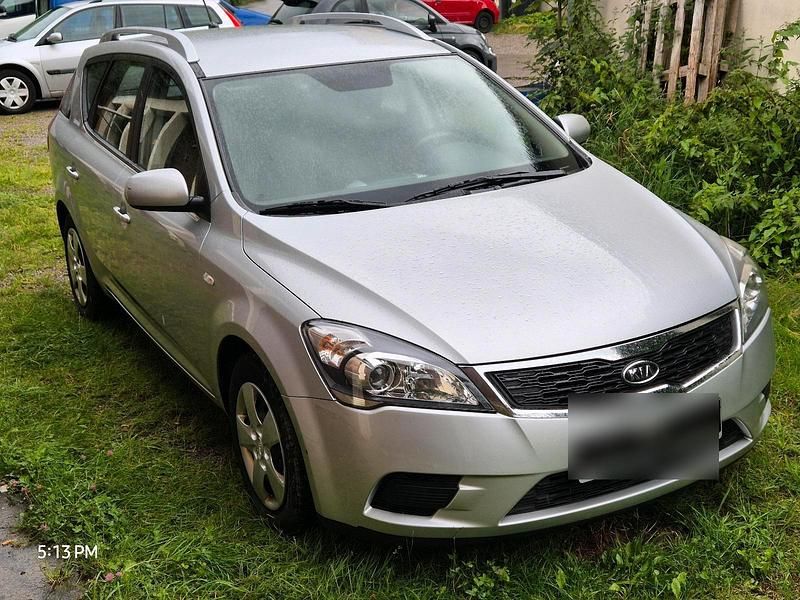 Silber Gebraucht 2010 Kia Ceed Kombi | 5.500 € (Fairer Preis) - Bild 1/4