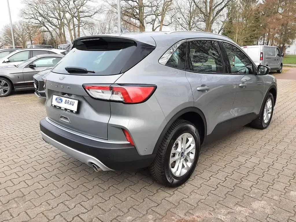 Gebraucht Ford Kuga Titanium 120 PS (88 kW) 2023 Silber SUV