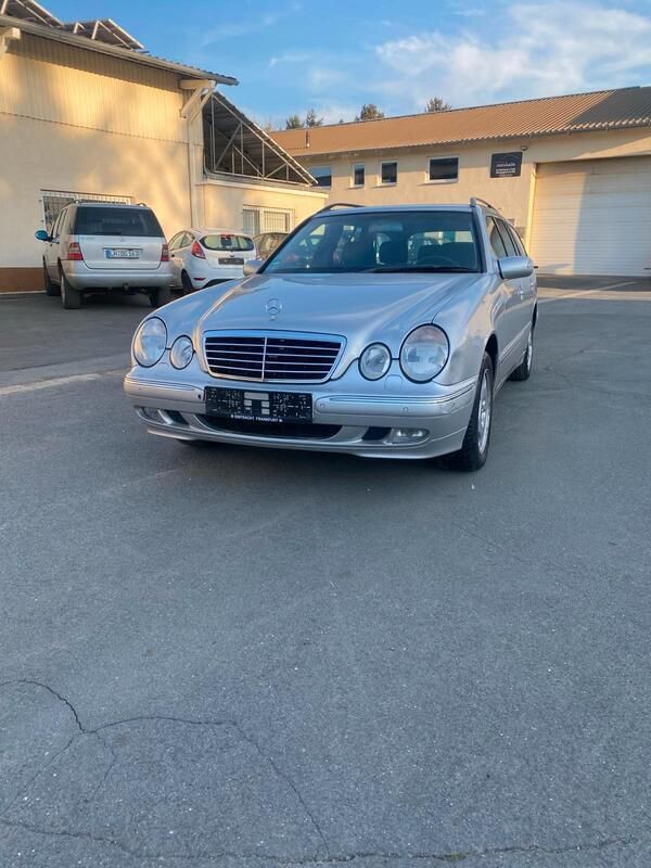 Silber Gebraucht 2001 Mercedes 280 Kombi | 3.999 € - Bild 1/4