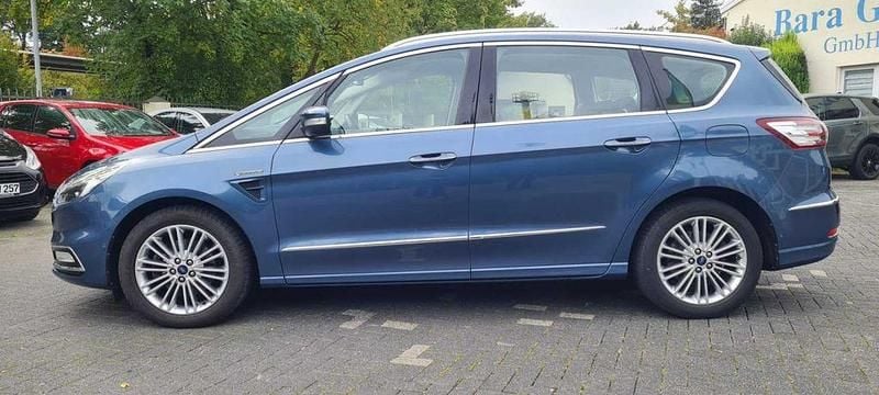 Blau Gebraucht 2019 Ford S-MAX S Van / Kleinbus | 19.990 € (Guter Preis) - Bild 1/4