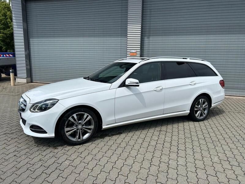 Weiß Gebraucht 2015 Mercedes E350 Kombi | 16.899 € (Guter Preis) - Bild 1/4