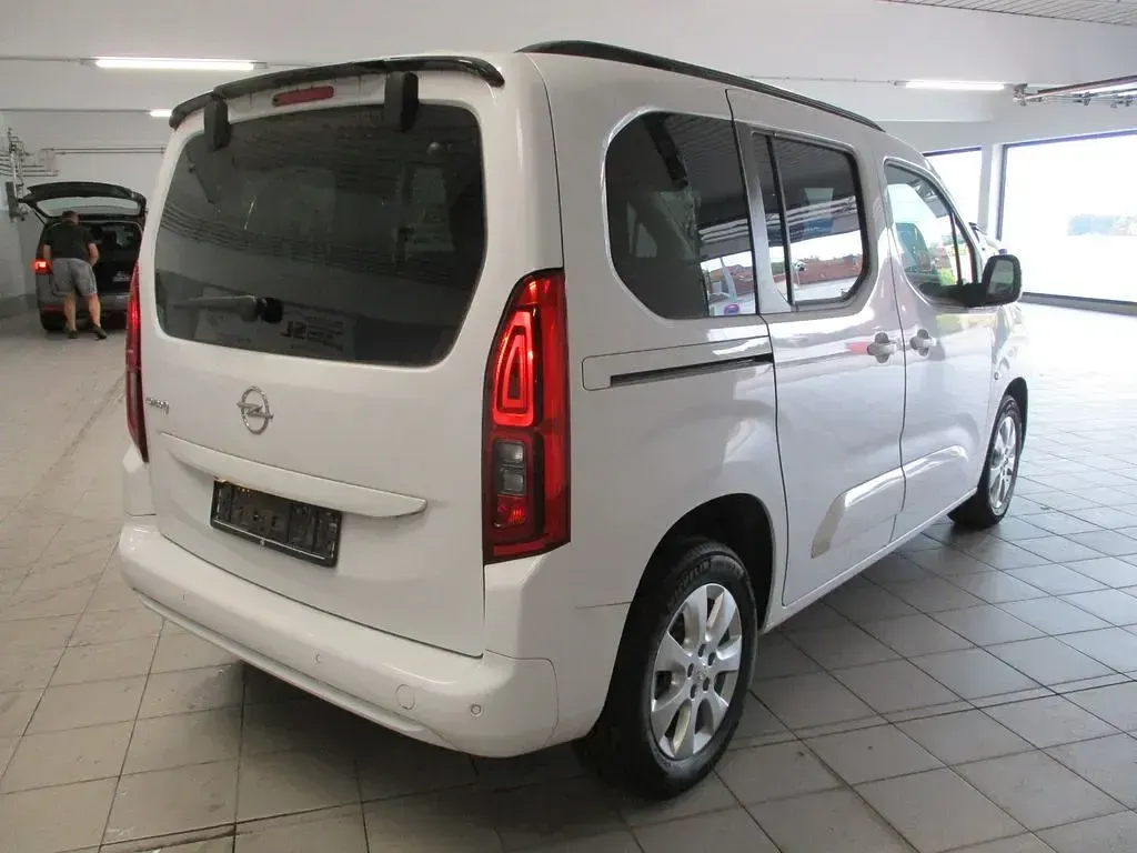 Gebraucht Opel Combo-e Life Ultimate 100 kW (136 PS) 2023 Weiß Van / Kleinbus