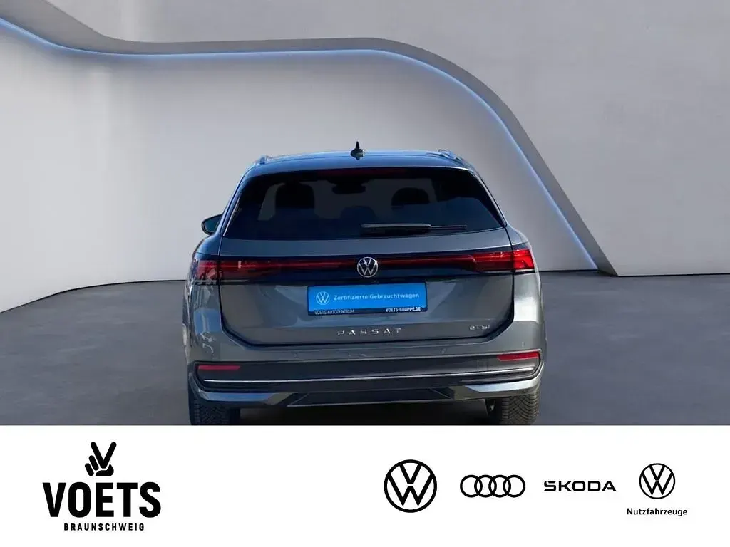 Gebraucht VW Passat Business 150 PS (110 kW) 2026 Grau Kombi