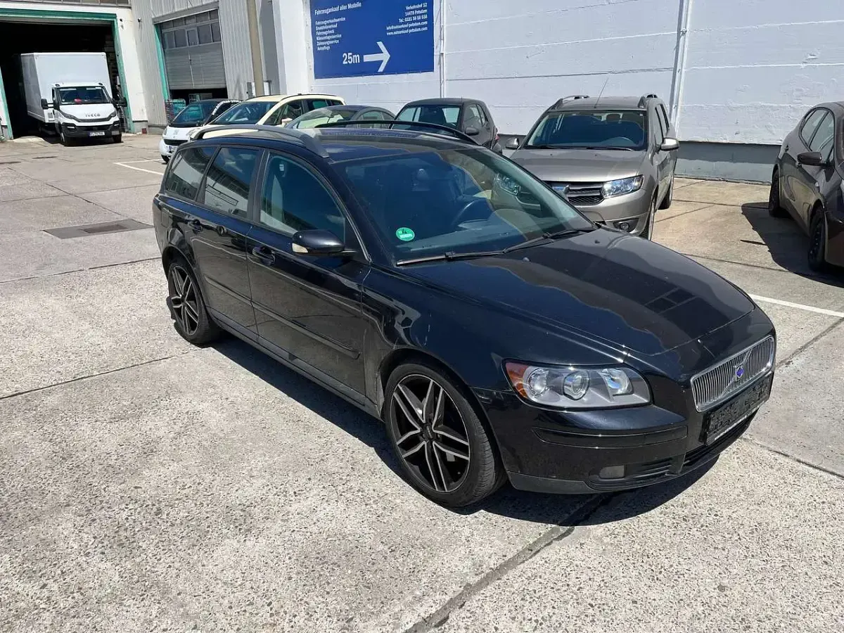 Gebraucht Volvo V50 Momentum 140 PS (102 kW) 2004 Schwarz Kombi