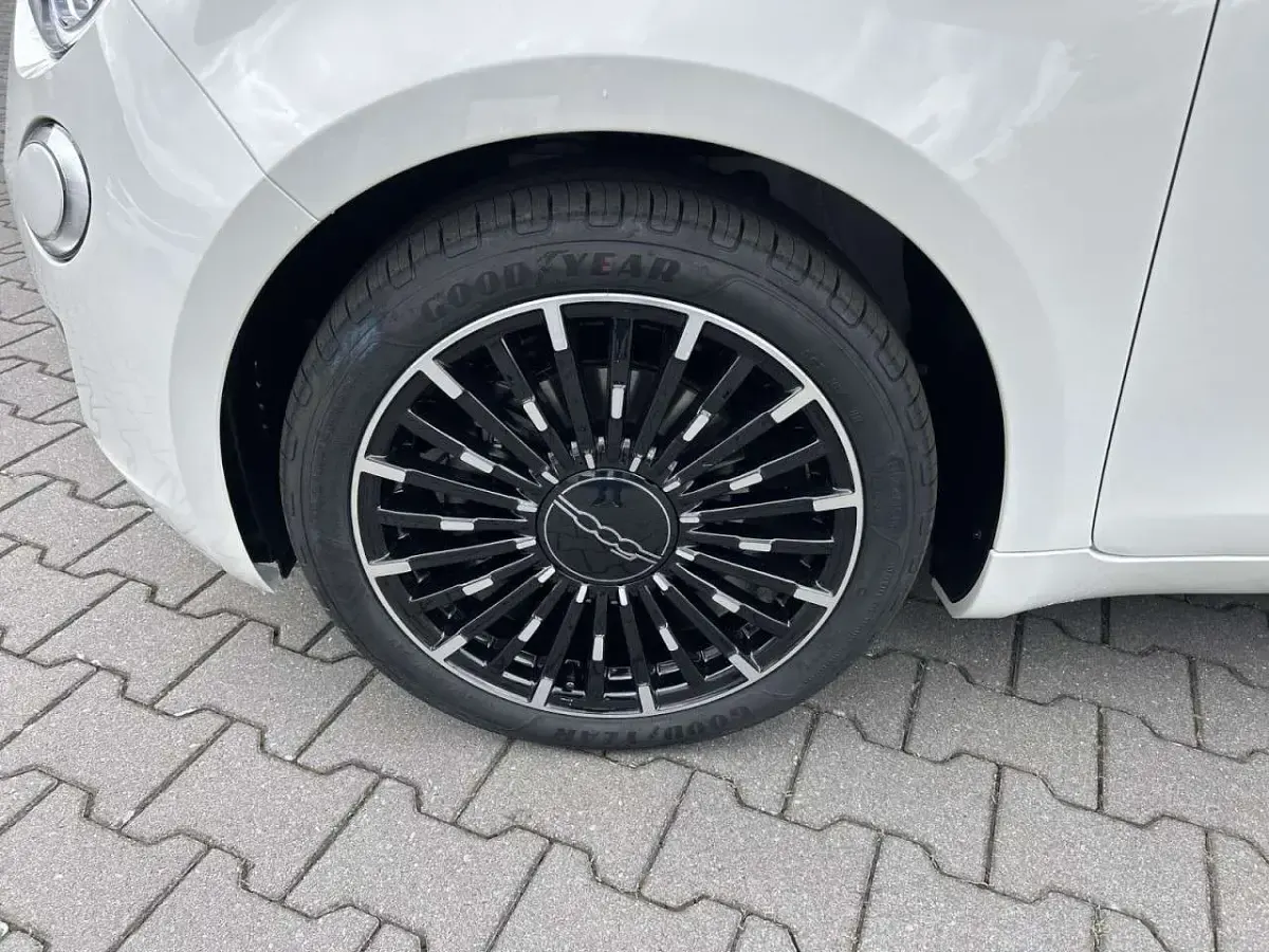 Neu Fiat 500C La Prima 65 PS (47 kW) 2026 Ice weiß Cabrio