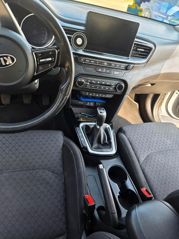 Brugt Kia Ceed 2019 Hvid Hatchback