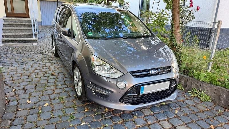 Gebraucht Ford S-MAX Titanium S 163 PS (119 kW) 2013 Grau Van / Kleinbus