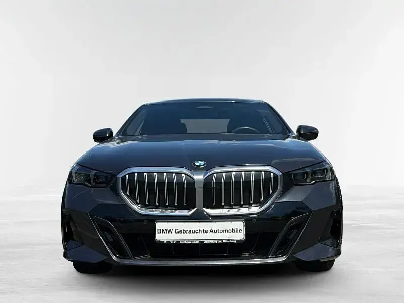 Gebraucht BMW 520 M Sport 190 PS (139 kW) 2024 Grau Limousine