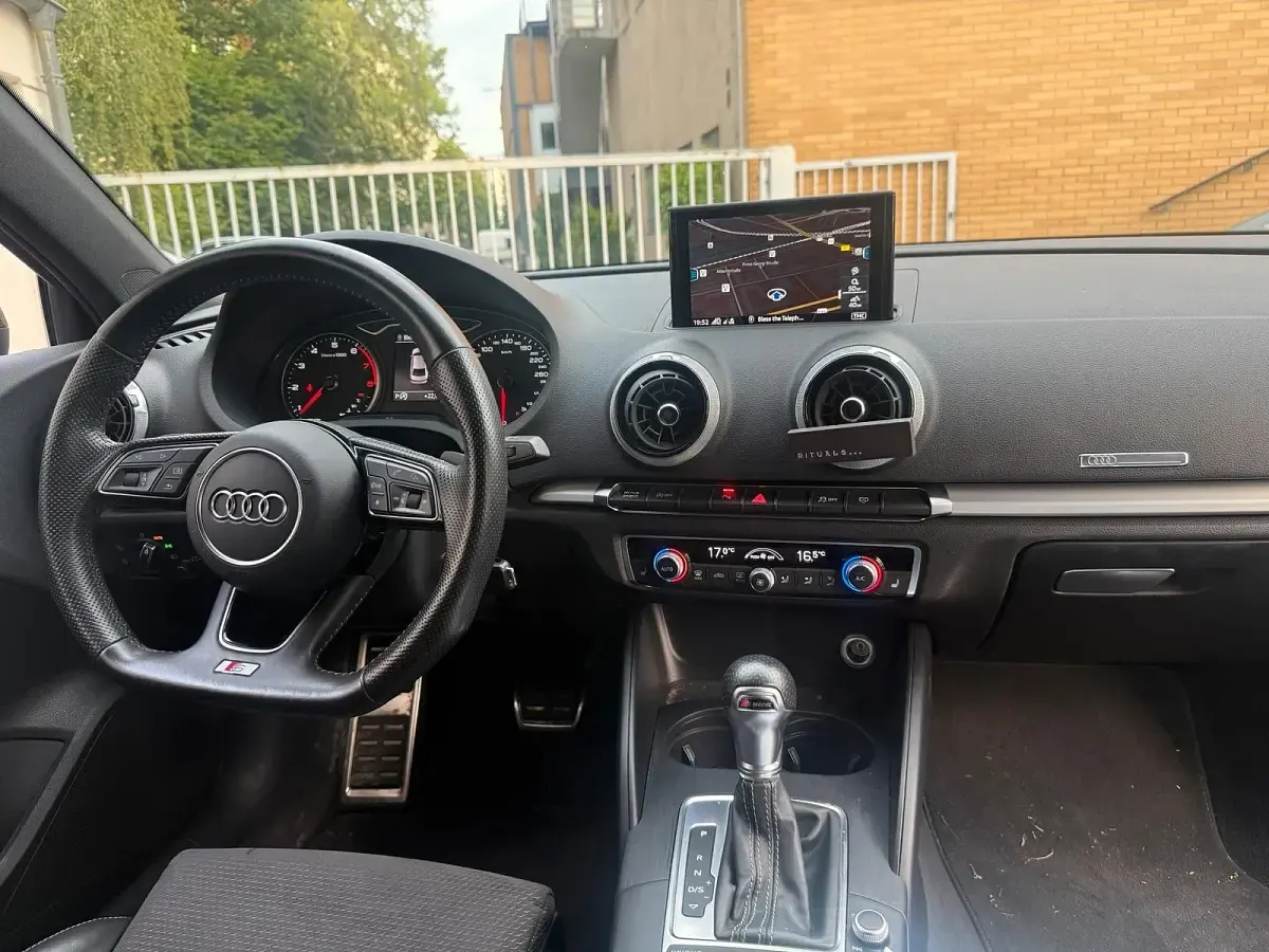 Gebraucht Audi A3 S-Line 150 PS (110 kW) 2019 Blau Limousine