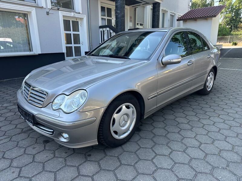 Silber Gebraucht 2004 Mercedes C220 Limousine | 4.500 € (Etwas zu teuer) - Bild 1/2
