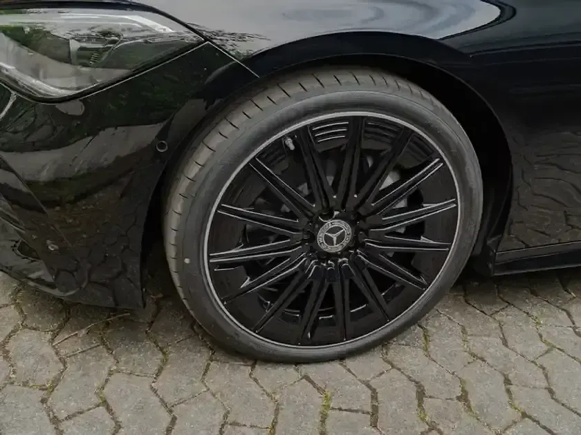 Gebraucht Mercedes CLE220 AMG 197 PS (144 kW) 2025 Grau manufaktur lack manufaktu Coupé