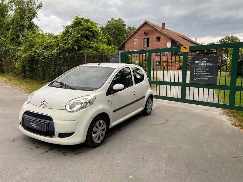 Weiß Gebraucht 2010 Toyota Aygo Kleinwagen | 2.700 € (Fairer Preis) - Bild 1/4